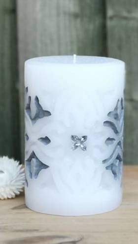Hand-carved candle 'Morning Mist'.