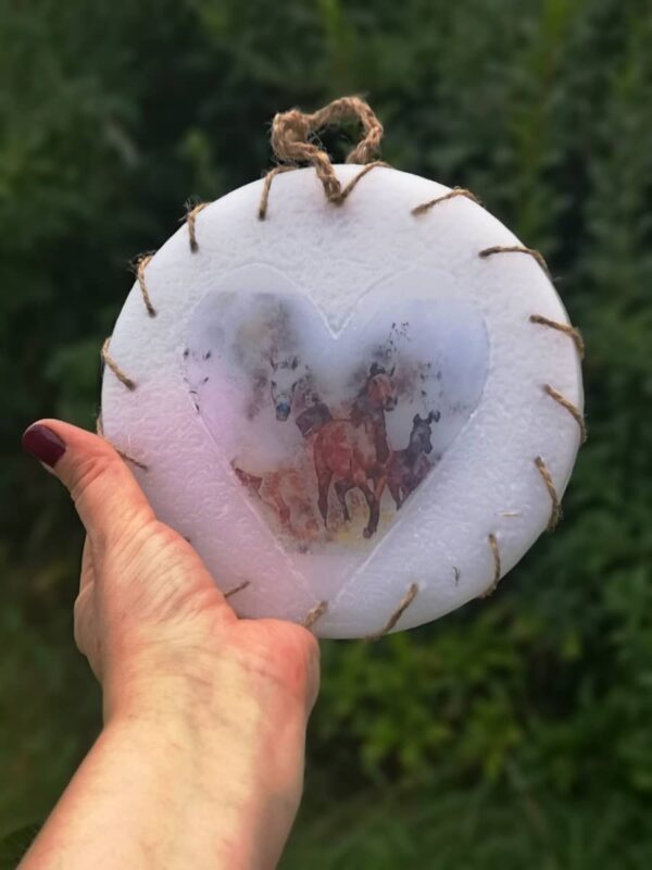 Wax ornament with a picture of Horses
